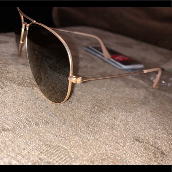 Aviator Ray-Ban (Brand New) - Picture 2 of 6